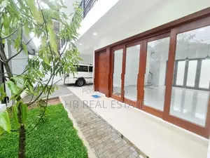 Newly Build Luxury Three Storey House for Sale - Kottawa