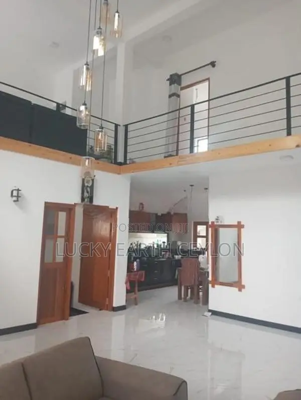 Piliyandala, 2 Storey Semi Furnished House for Rent (mg1245)
