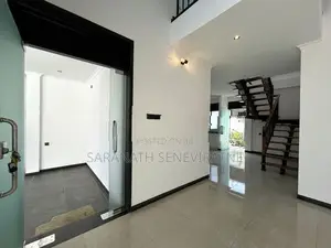 Brand-New House in Blue Mountain Scheme 1 Km to Kandy Rd Yakkala