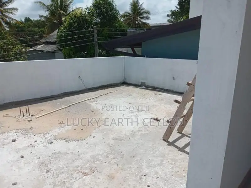 Piliyandala, 2 Storey Semi Furnished House for Rent (mg1245)