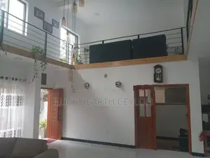 Piliyandala, 2 Storey Semi Furnished House for Rent (mg1245)