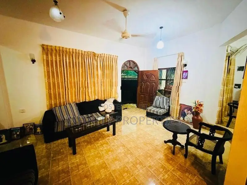 (AFA848) 02 Story House Sale At 400 m to piliyandala Town