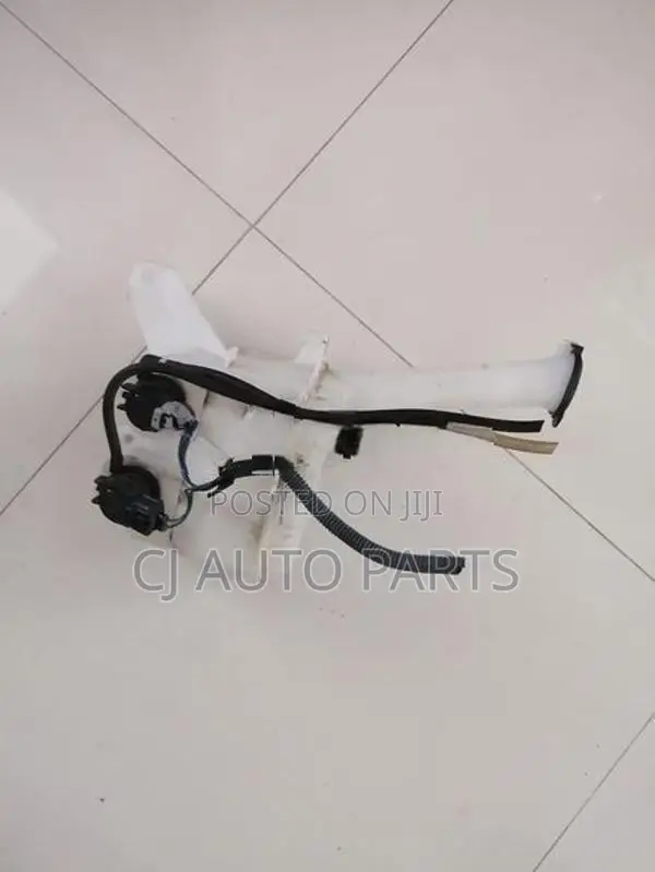 Toyota Vitz KSP90 Wiper Washer Tank