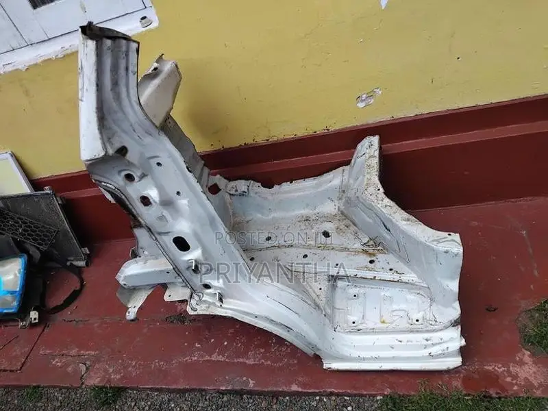 Suzuki Every Da17 Front Left Door Post