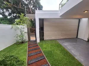 18P Luxury House for Sale in Colombo 5