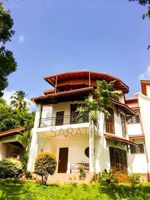 Spacious Garden with Luxury House Sale Talawatugoda