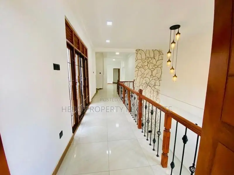 APS024 - Luxury House for Sale in Piliyandala