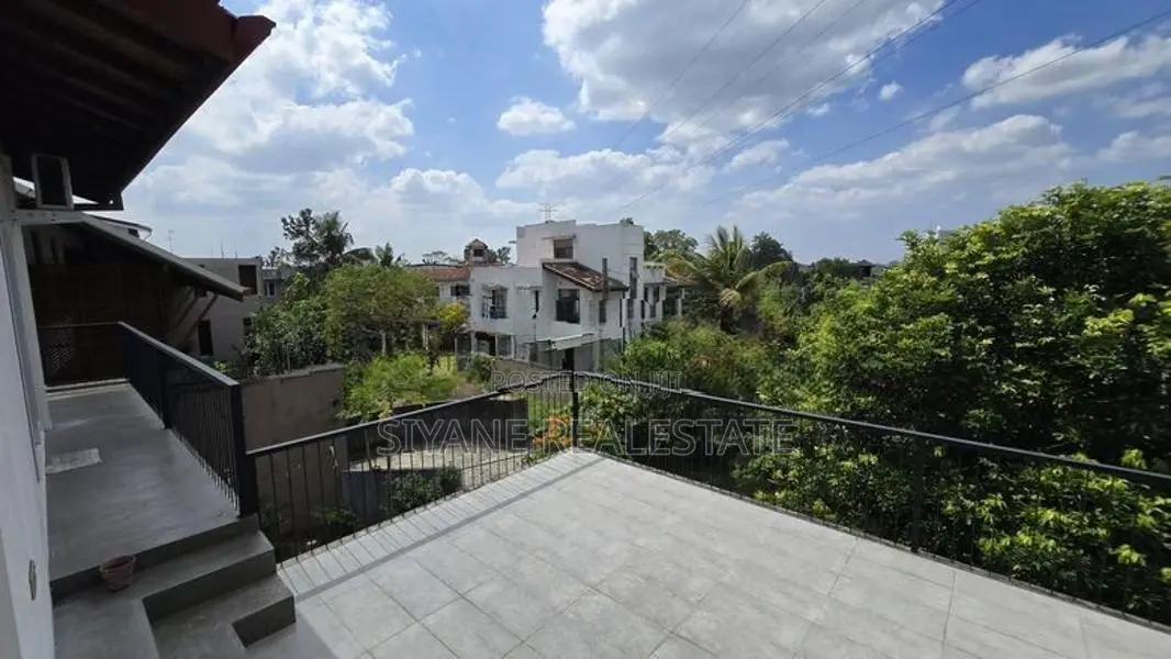 Modern House for Sale in Thalawathugoda
