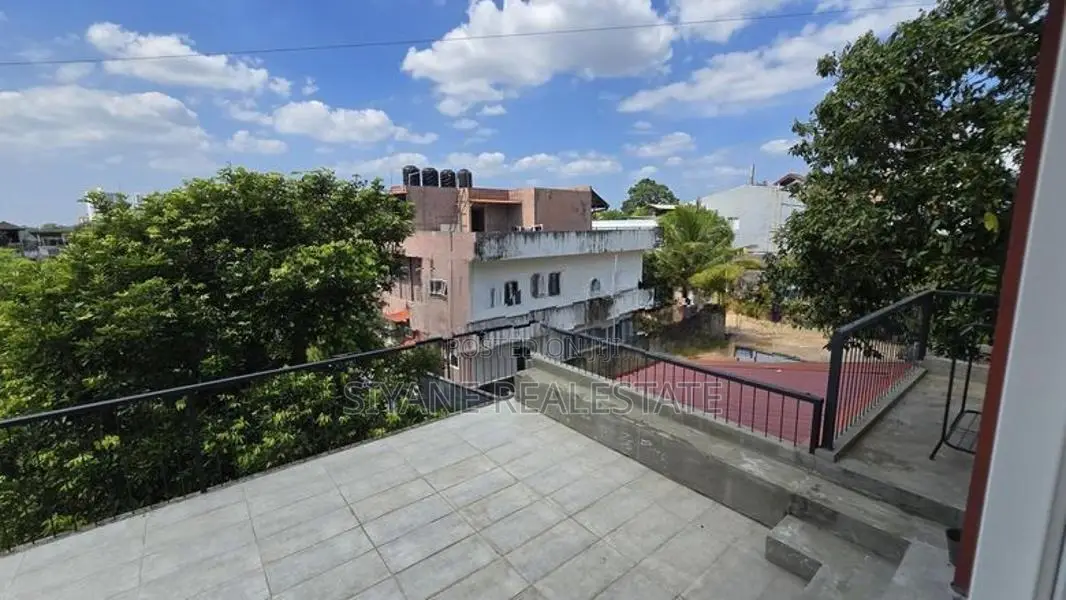 Modern House for Sale in Thalawathugoda