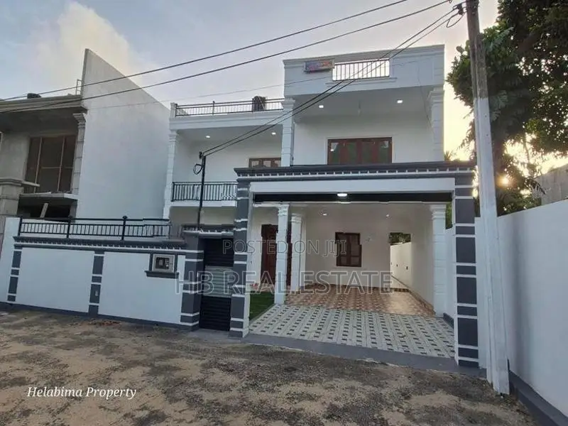 Modern Designed Luxury Three Storey House for Sale Piliyandala