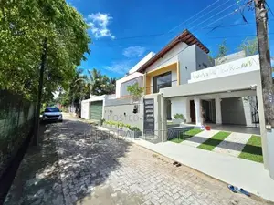 Modern Designed Luxury Two Storey House for Sale Makandana