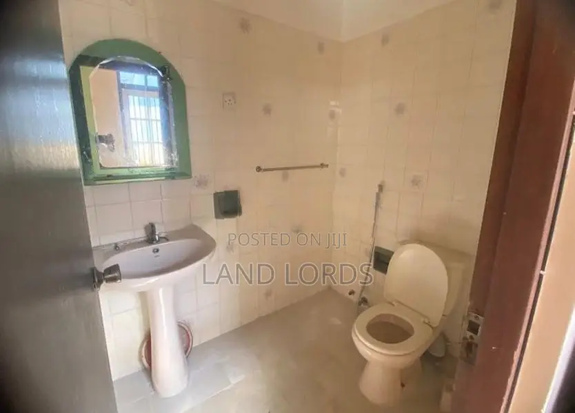 5.5P Land & Old House in Green Path Colpetty FOR SALE!