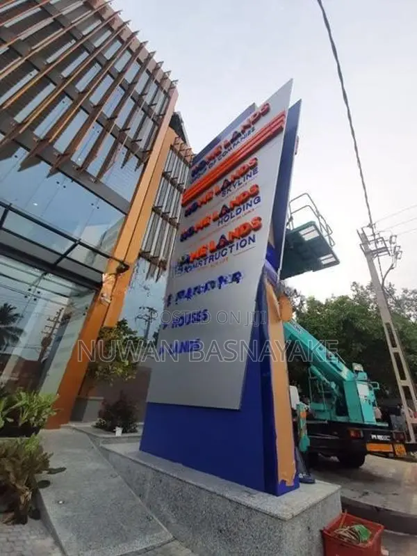 Accessible & Visible : Strategic Signage for Pharmacies and Labs