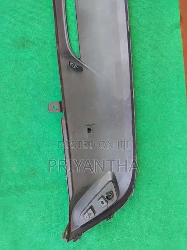 Toyota Yaris Ksp210 Rear Garnish/Diffuser