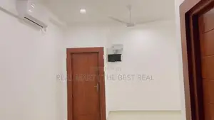 Athurugiriya : 4BR (6P) Luxury Brand new House for Sale