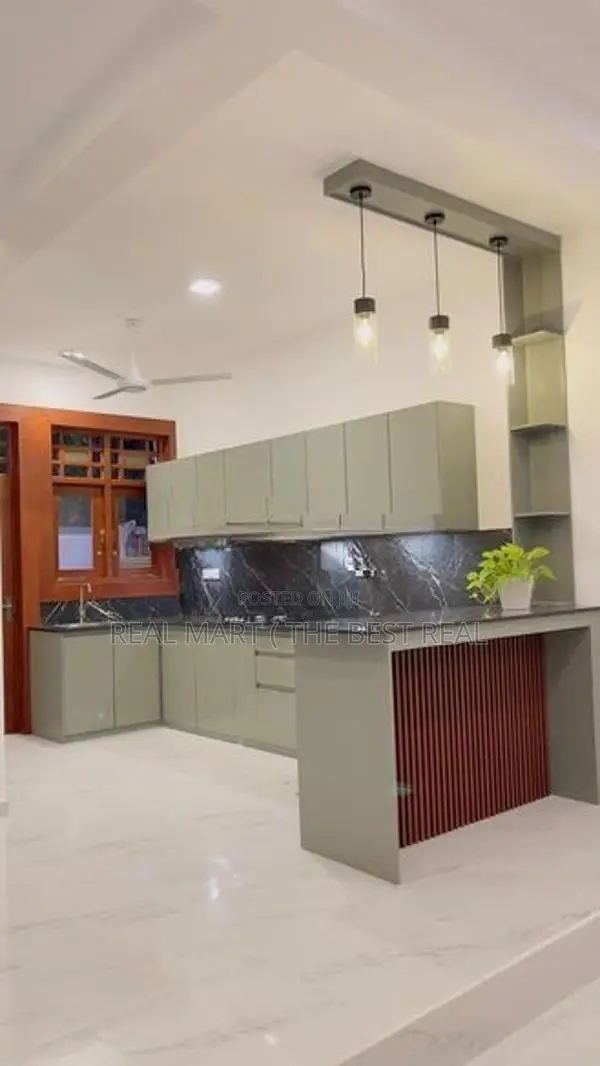 Athurugiriya : 4BR (6P) Luxury Brand new House for Sale