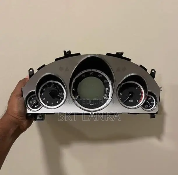 Genuine Mercedes E Class E200 2011 W212 speedometer