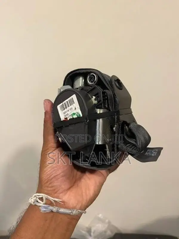 Genuine Range Rover Evoque 2015 front seatbelts