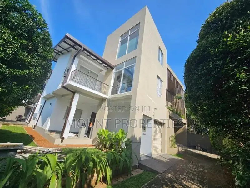 2 Storey House for Sale in Battaramulla Koswatta
