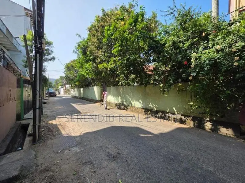 34 Perchese Land Sale in Mt Lavinia
