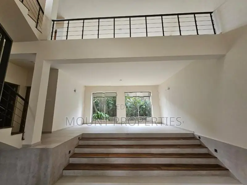 2 Storey House for Sale in Battaramulla Koswatta
