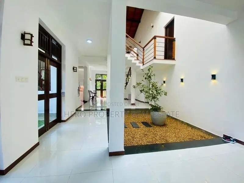Sale for a Luxurious House in Boralesgamuwa