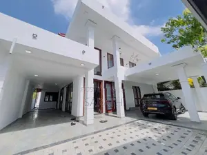 සුඛෝපභෝගී අලුත්ම නිවසක් බත්තරමුල්ලෙන්