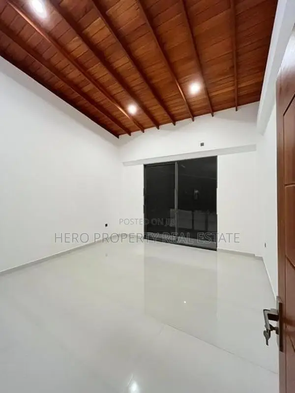 Modern Luxurious House for Sale in Piliyandala