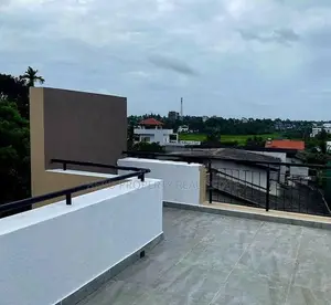 Sale for a Luxury Modern House in Piliyandala