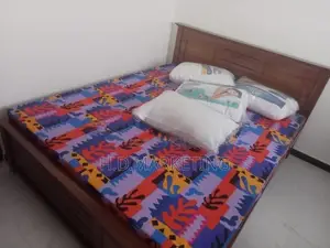 72*60 - 6*5 Box Bed with Double Layer Mattress