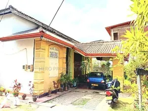 House with a Modern Look for Sale in Rathmalana
