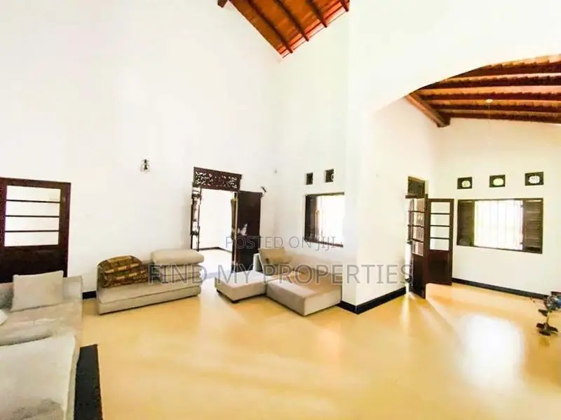 House for Sale in Athurugiriya
