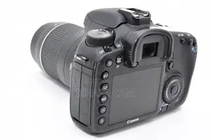 Canon 7D DSLR with Lens