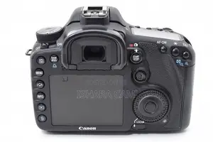 Canon 7D DSLR with Lens