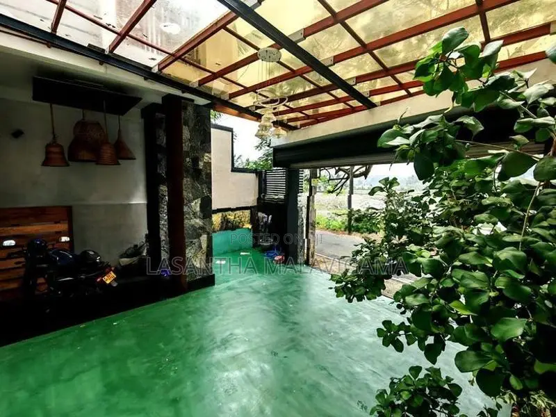 Luxury Two storey House for sale in Thalawathugoda