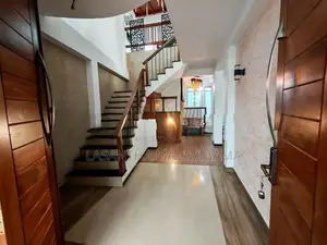 Luxury Two storey House for sale in Thalawathugoda