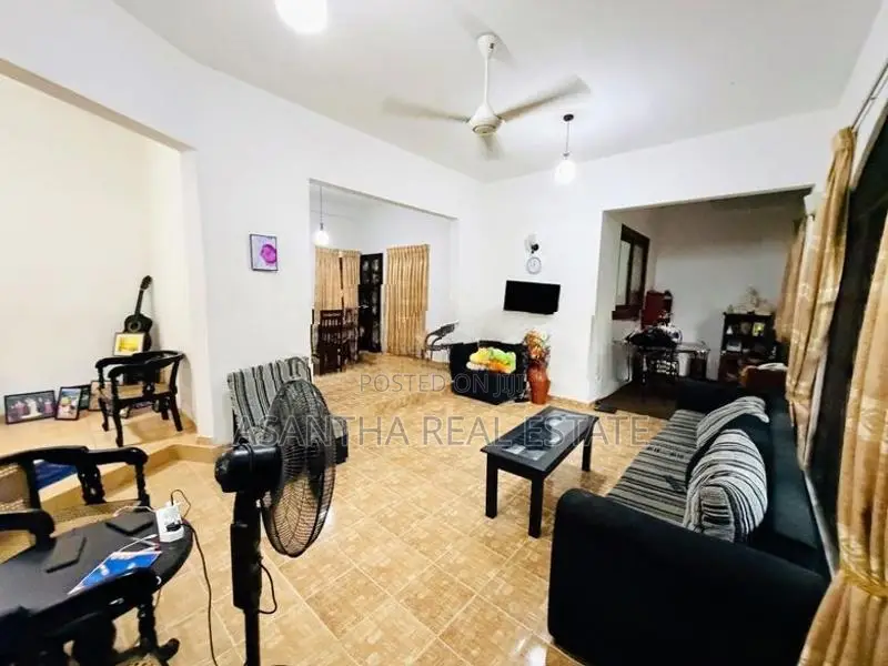 (AF583) 02 Story Unit house Sale At පිලියන්දල සුවාරපොල