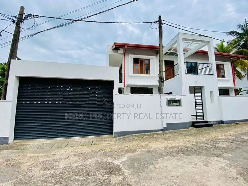 Luxury House for Sale in Boralesgamuwa