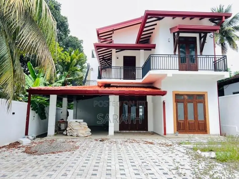 Spacious Brand New House Sale Athurugiriya