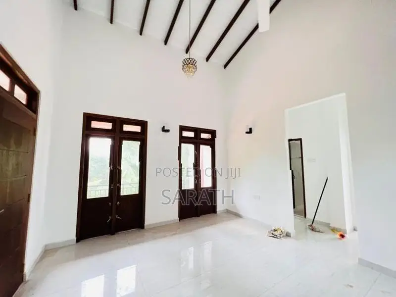 Spacious Brand New House Sale Athurugiriya