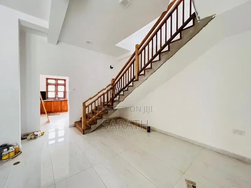 Spacious Brand New House Sale Athurugiriya