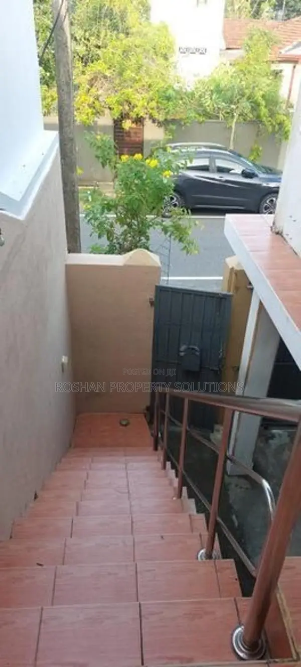 Uspair house for rent in Rathmalana