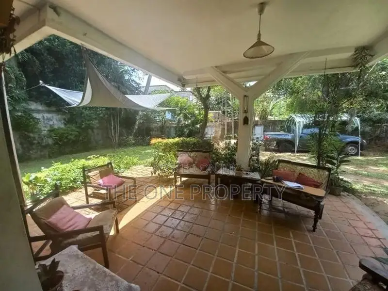 Land with an old house for Sale - mountlavinia