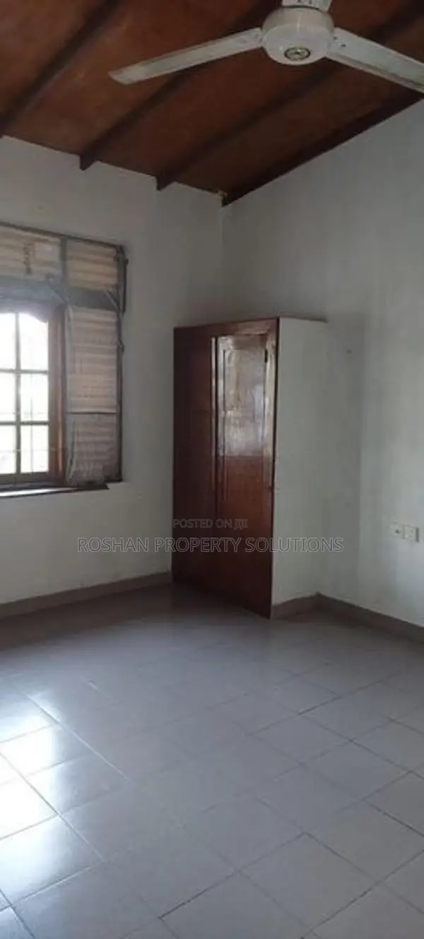 Uspair house for rent in Rathmalana