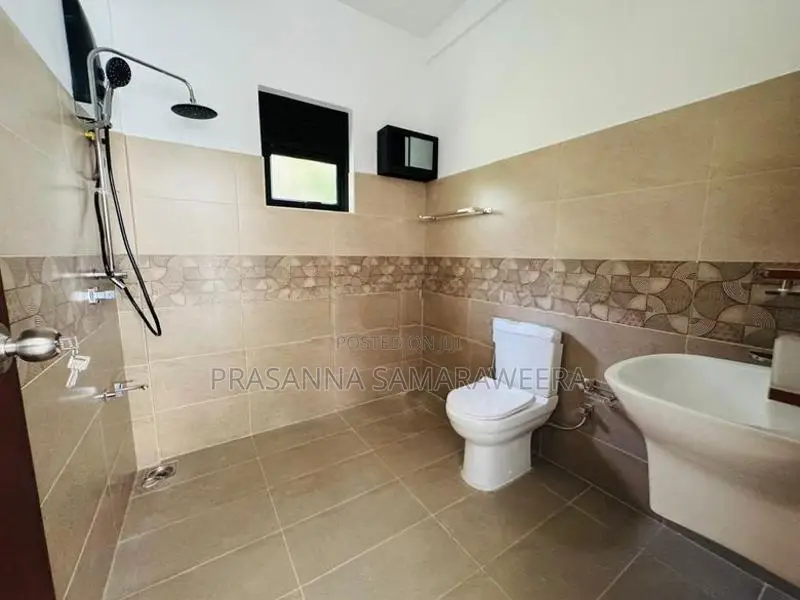 Solid Brand New Modern Super Luxury 3 Storey House for Sale Piliyandal