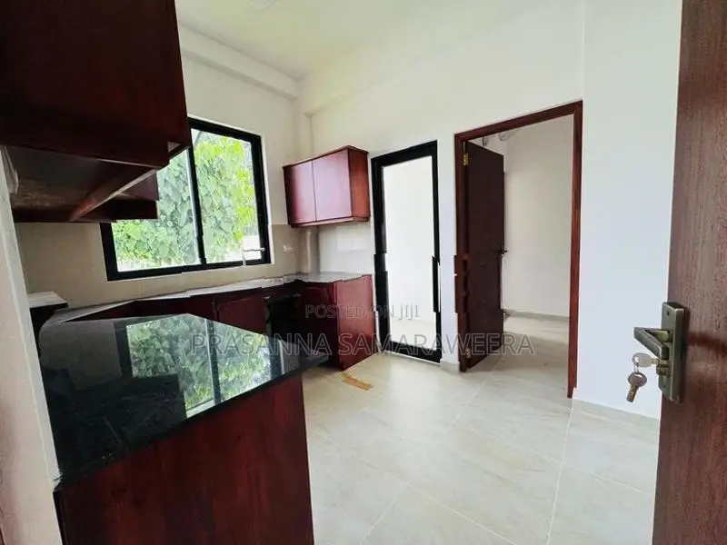 Solid Brand New Modern Super Luxury 3 Storey House for Sale Piliyandal