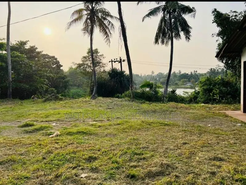 Thalangama Lake Facing Land For Sale