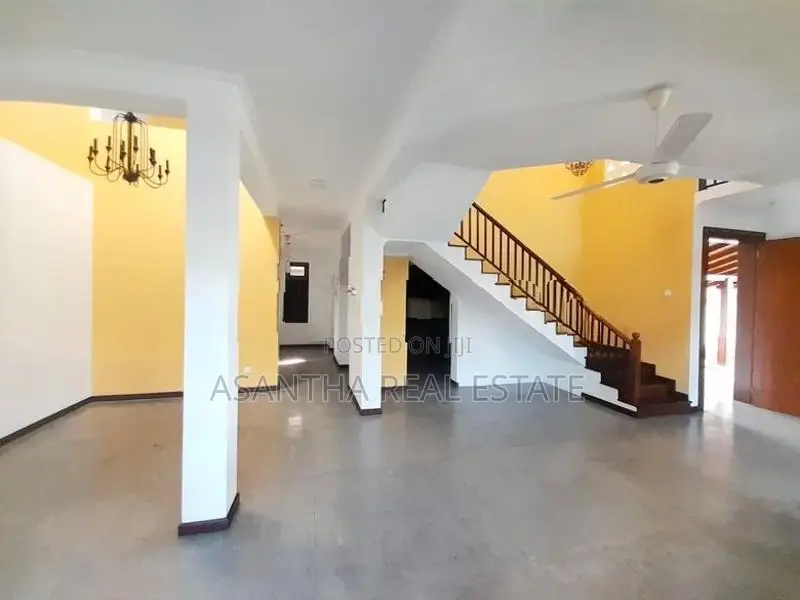 02 Story House Sale At Pagiriwatha Road Mirihana Nugegoda
