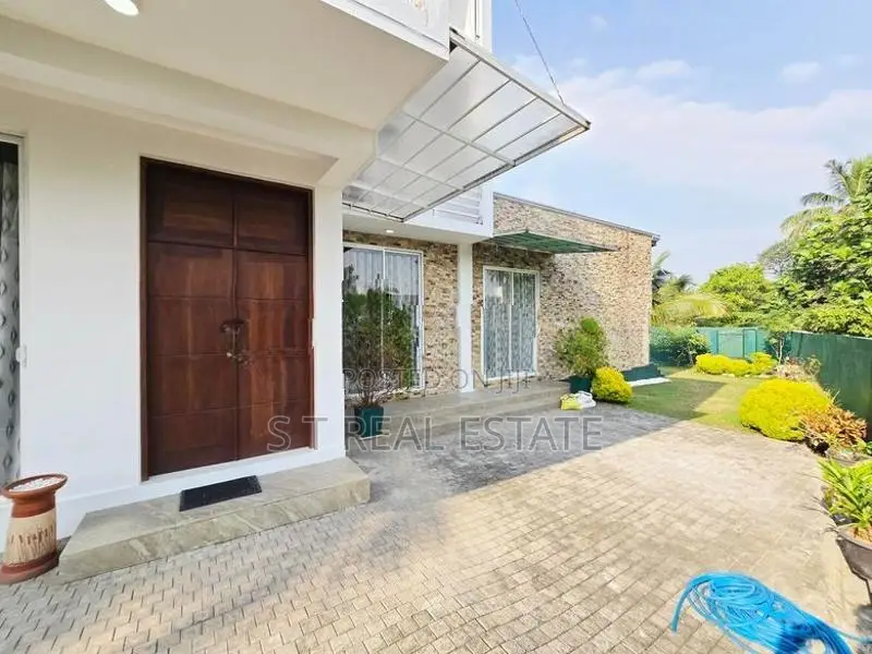 Brand New Luxury Three Storey House for Sale in Thalawathugoda