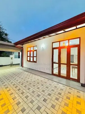 NS025 - Modern Luxurious House for Sale in Athurugiriya